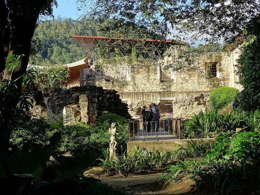 Garden and ruins at Casa Santo Domingo, Antigua Guatemala