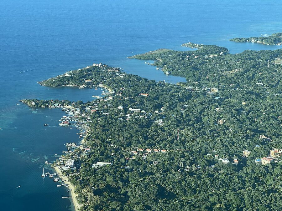 Aerial view of West End peninsula and Half Moon Bay Roatán