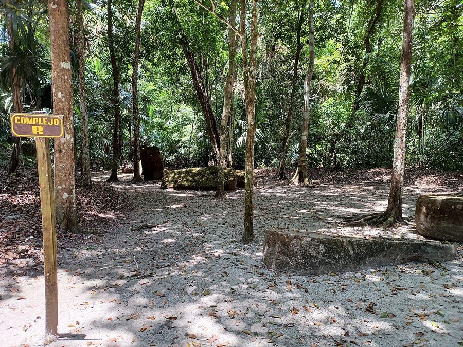 Tikal Group R twin pyramid complex