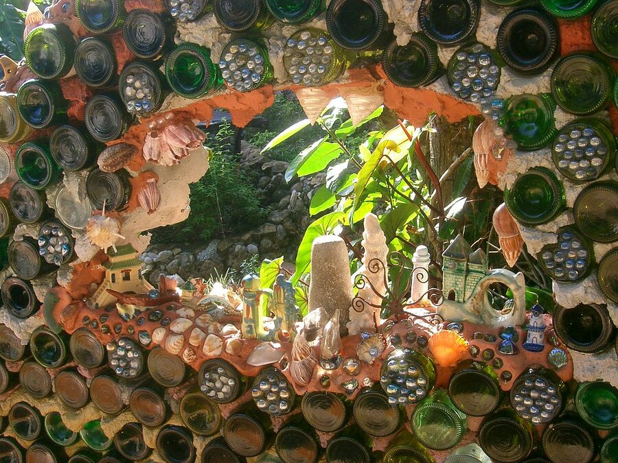 Mosaic glass artwork at the Jade Seahorse Restaurant, Utila Honduras
