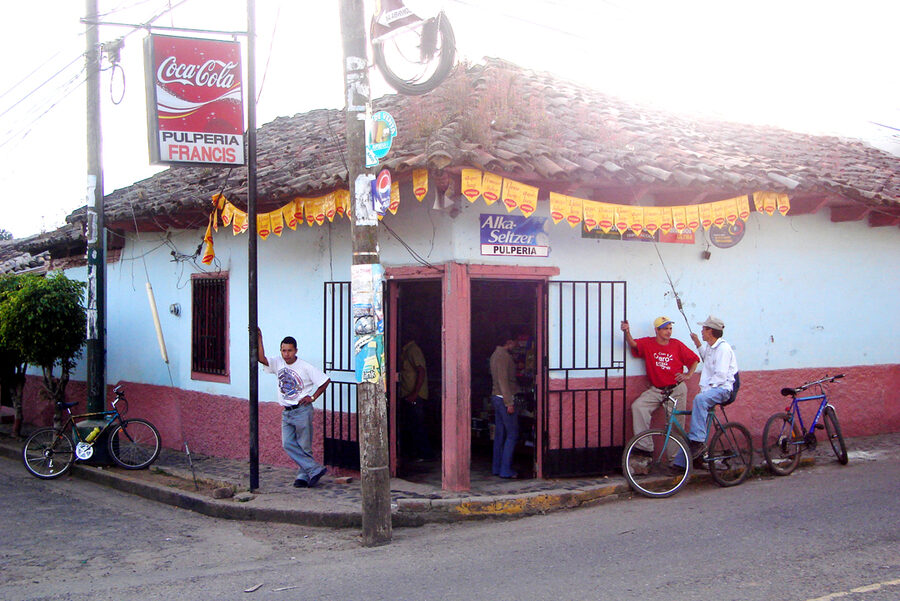 Pulperia Francis corner shop in Valle de Angeles with bicycles outside
